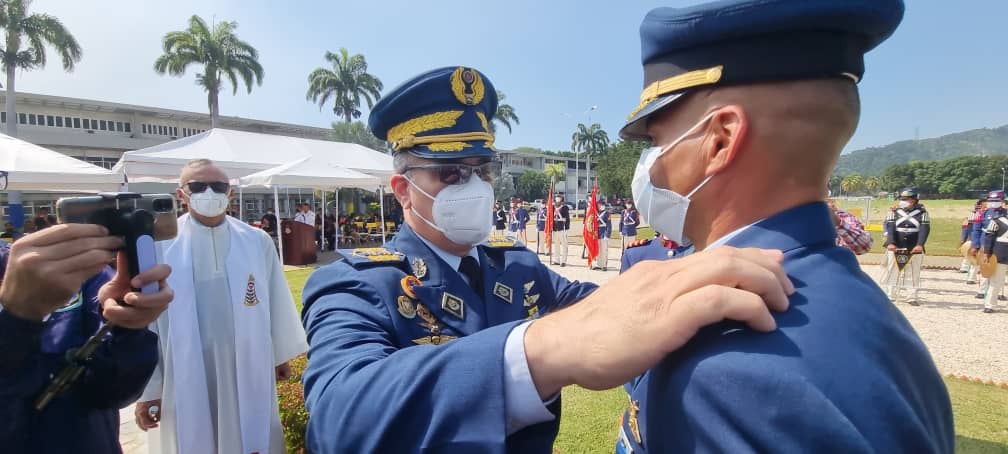 MG Santiago Infante presidió acto de ascenso de coroneles y capitanes de navío en la AMAB