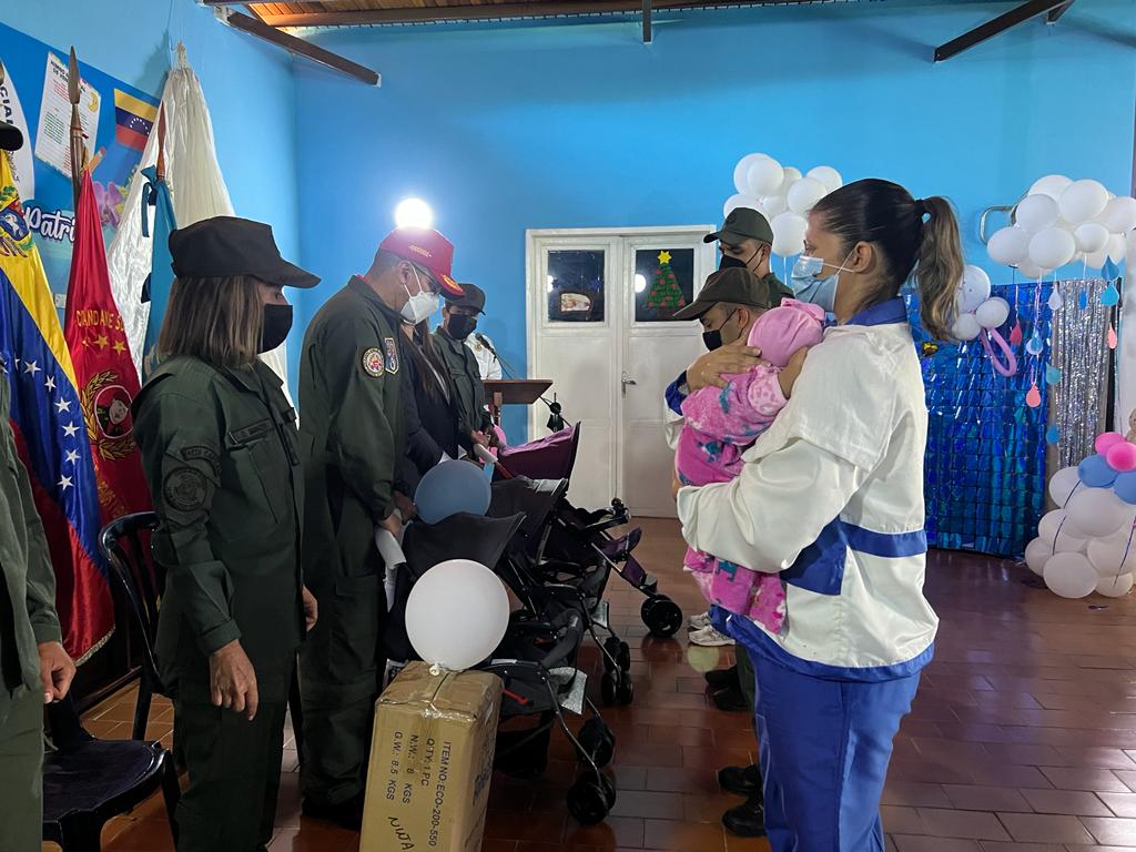 Casamb otorga ayudas maternas al personal militar de la AMB